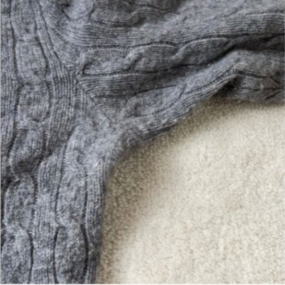 Ralph Lauren V-Neck Wool Cable Knit Sweater - Picture 10 of 12